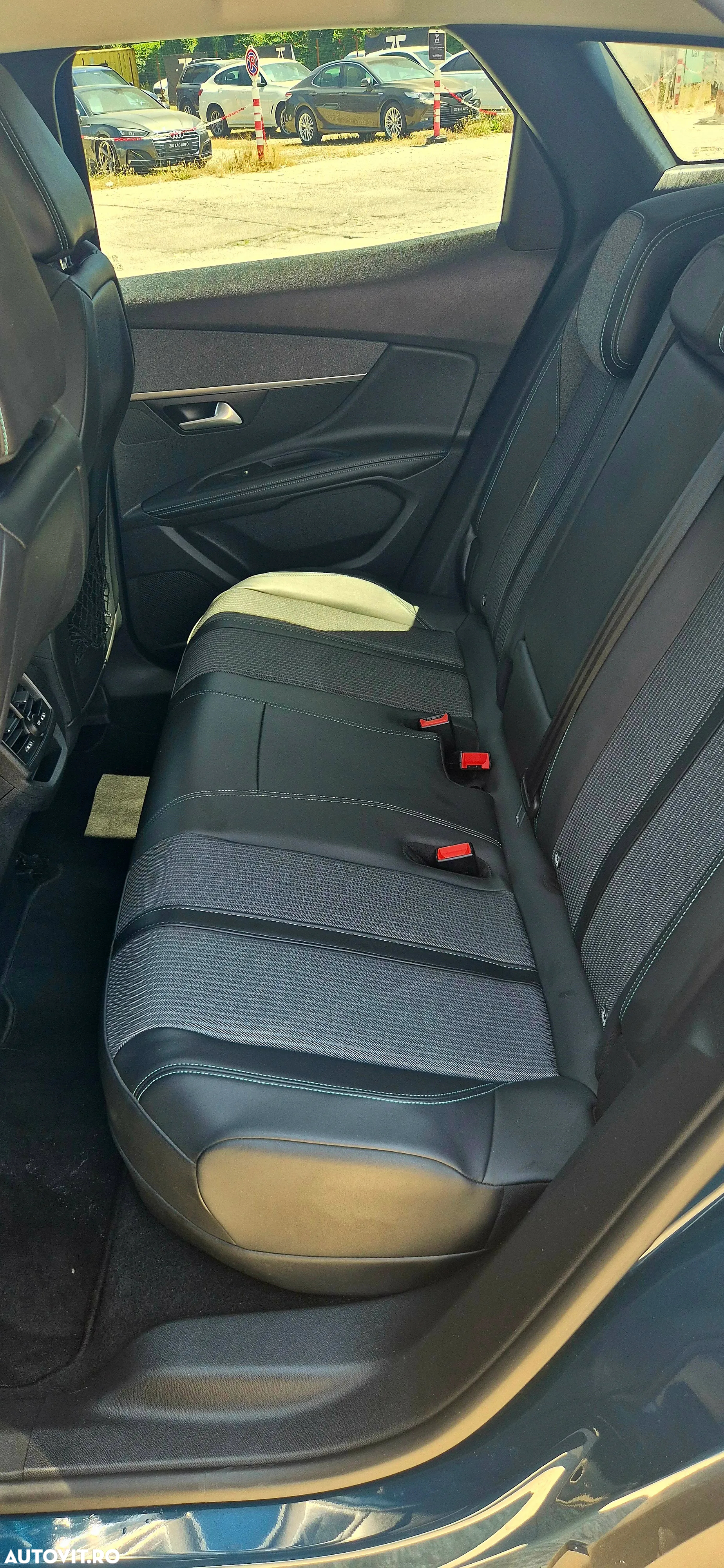 Peugeot 3008 PHEV EAT8 Allure - 8