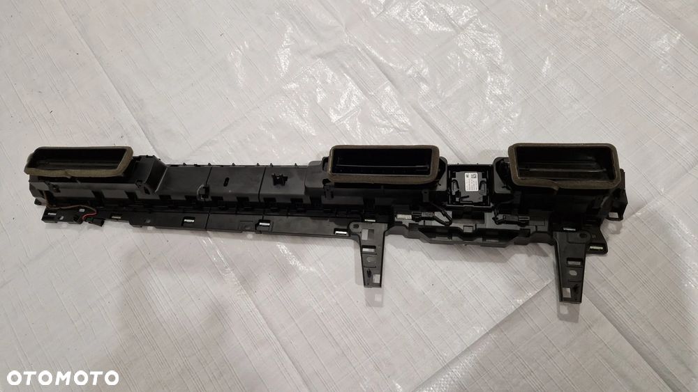 VW Passat B8 Arteon Kratka nawiewu konsoli 3G1858416F - 2