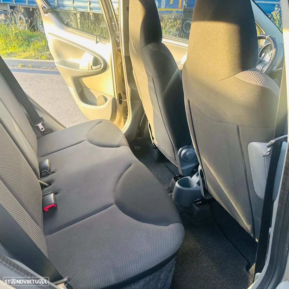 Toyota Aygo - 11