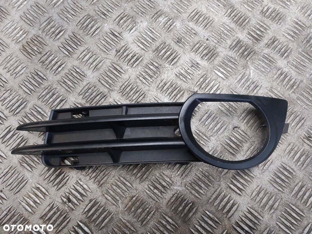 KRATKA ZDERZAKA PRZÓD LEWA AUDI A3 8P 8P4807681B - 1