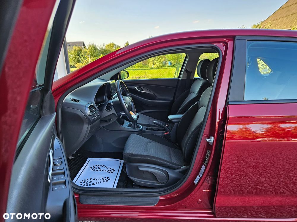 Hyundai i30 1.5 DPI Classic + - 31