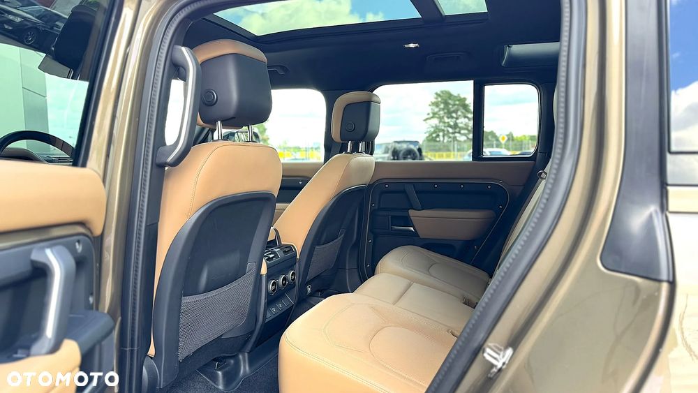 Land Rover Defender 5.0 P425 X-Dynamic HSE - 11
