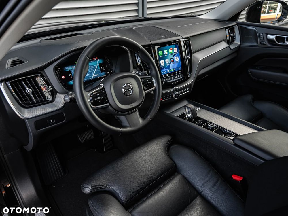 Volvo XC 60 B4 D Plus Dark - 22