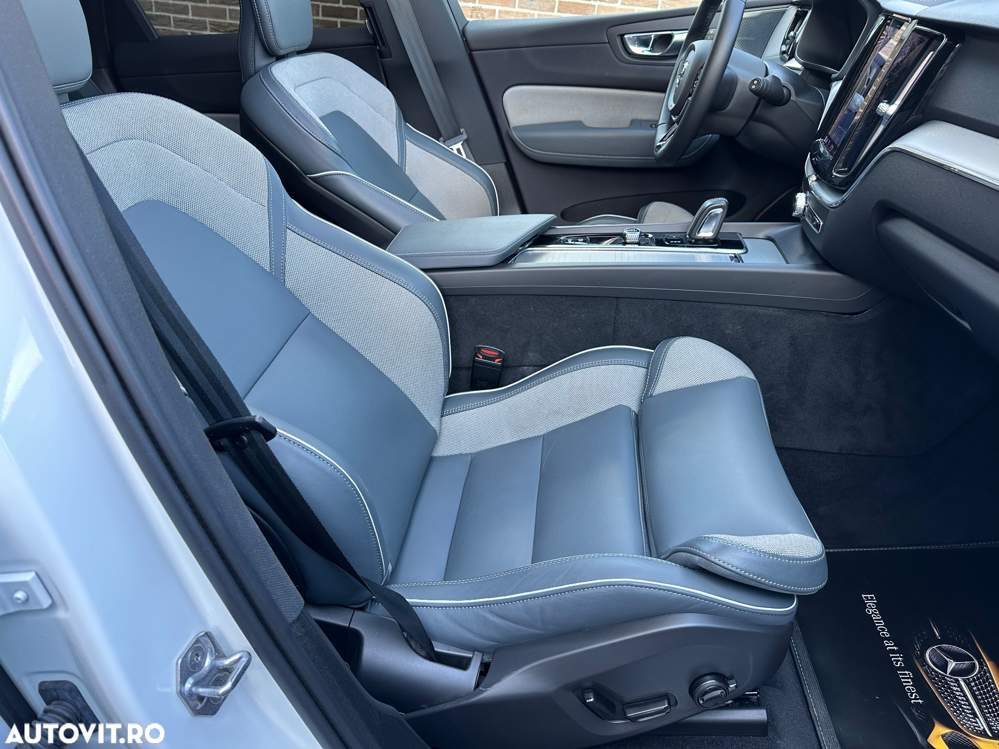 Volvo XC 60 T6 AWD Recharge Geartronic RDesign - 15