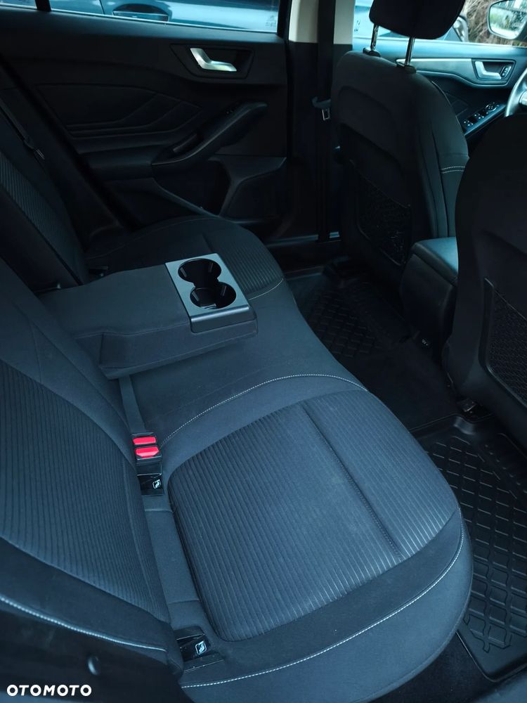 Ford Focus 1.0 EcoBoost Titanium - 10