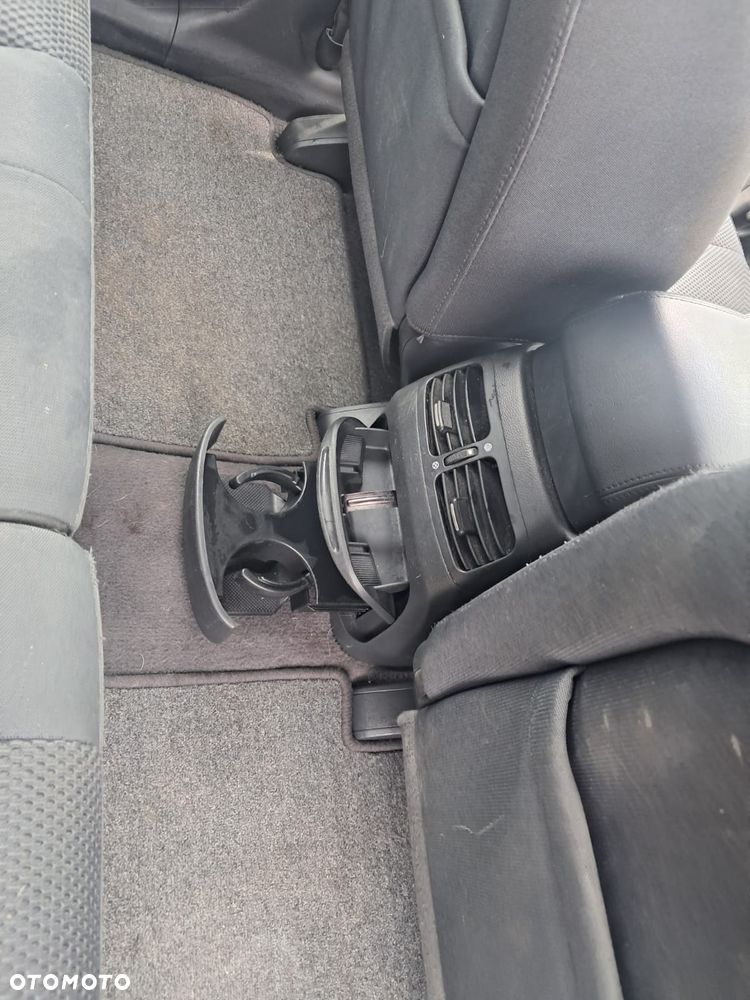 Kia Carens 2.0 CRDi Tour - 16