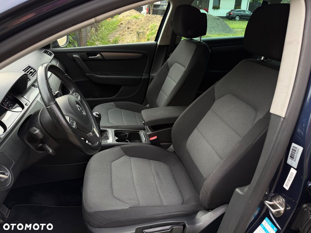 Volkswagen Passat 2.0 TDI Comfortline - 9
