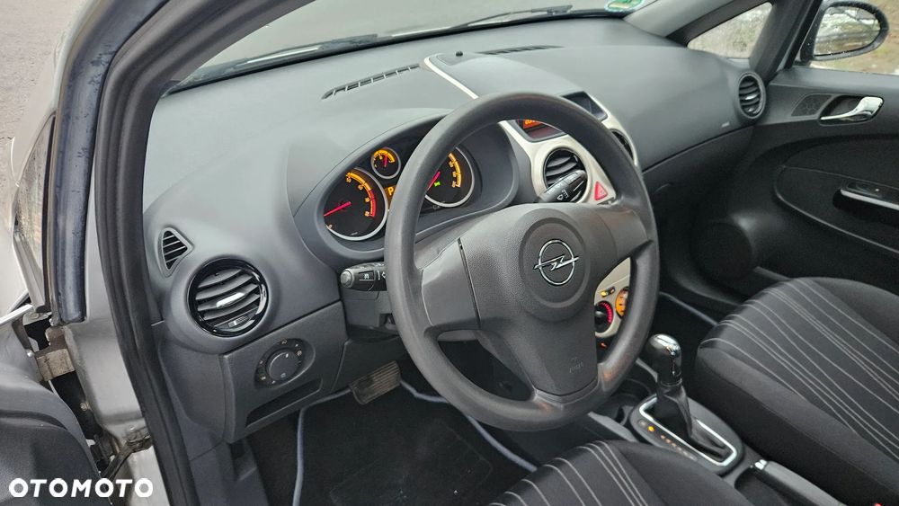 Opel Corsa 1.4 16V Automatik Sport - 9