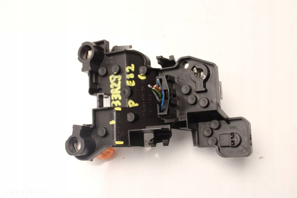WKŁAD LAMPY GNIAZDO ŻARÓWEK PRAWY TYŁ BMW 1 E82 7164972 - 2