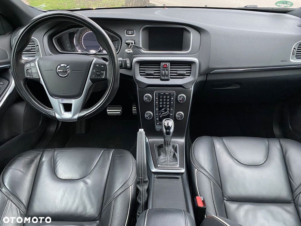 Volvo V40 D3 Geartronic RDesign - 6