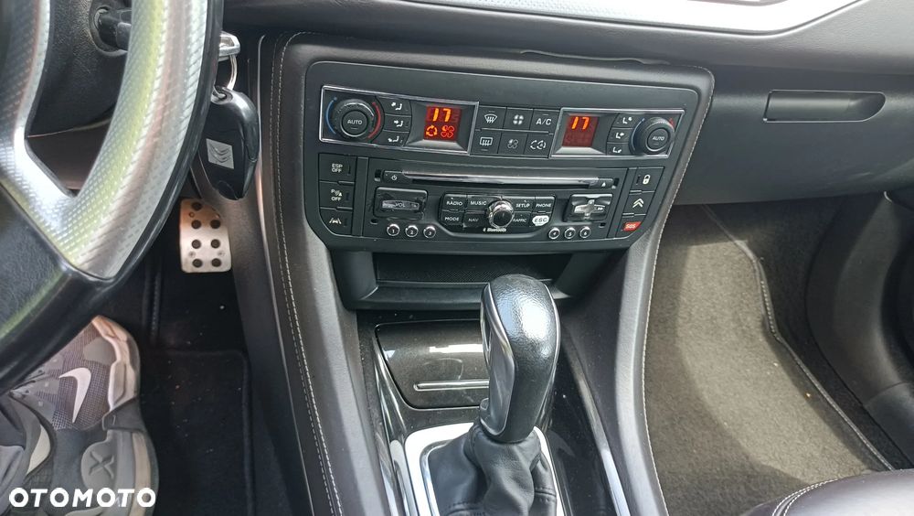 Citroën C5 3.0 HDi V6 Exclusive Equilibre Navi - 35