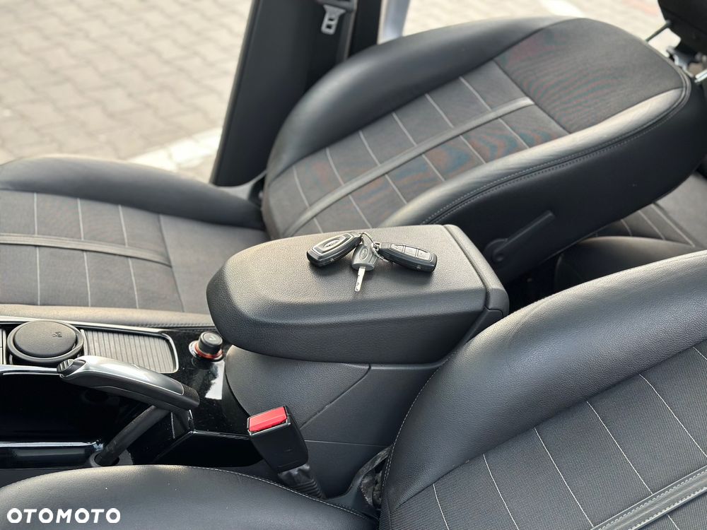 Ford Kuga 2.0 TDCi 4x4 Titanium - 25