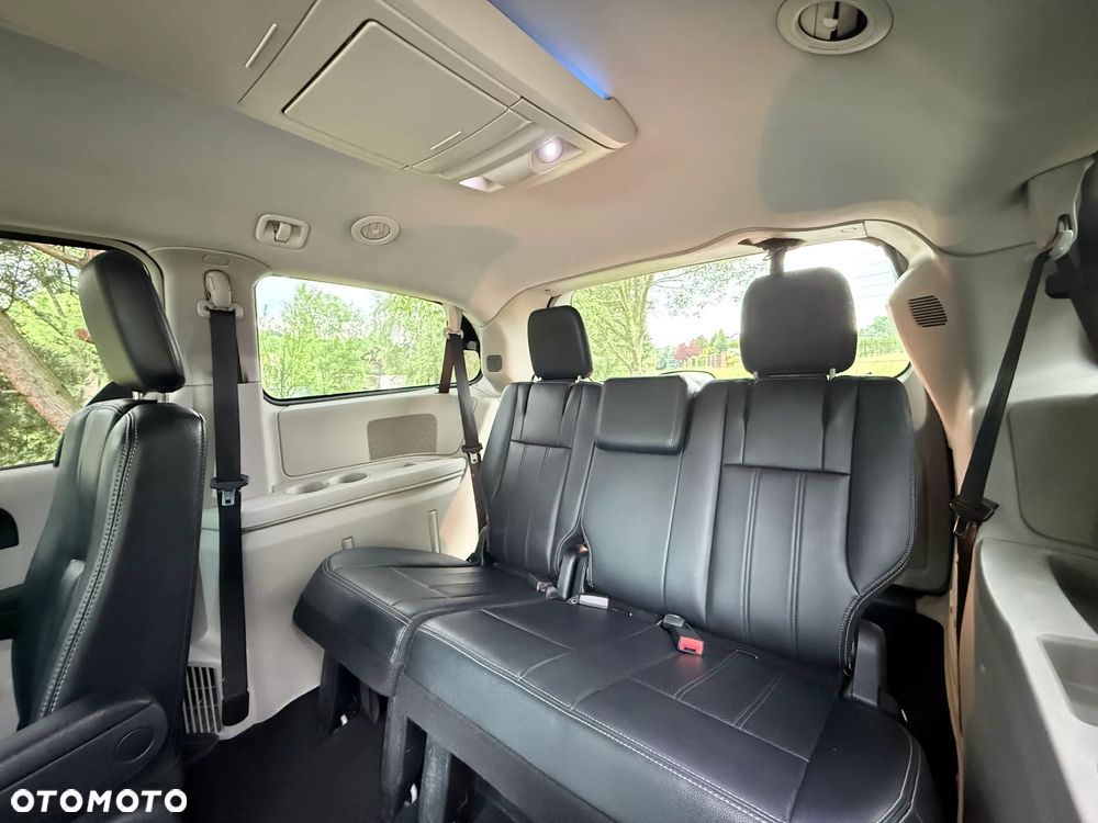 Chrysler Town & Country 3.6 Touring - 24