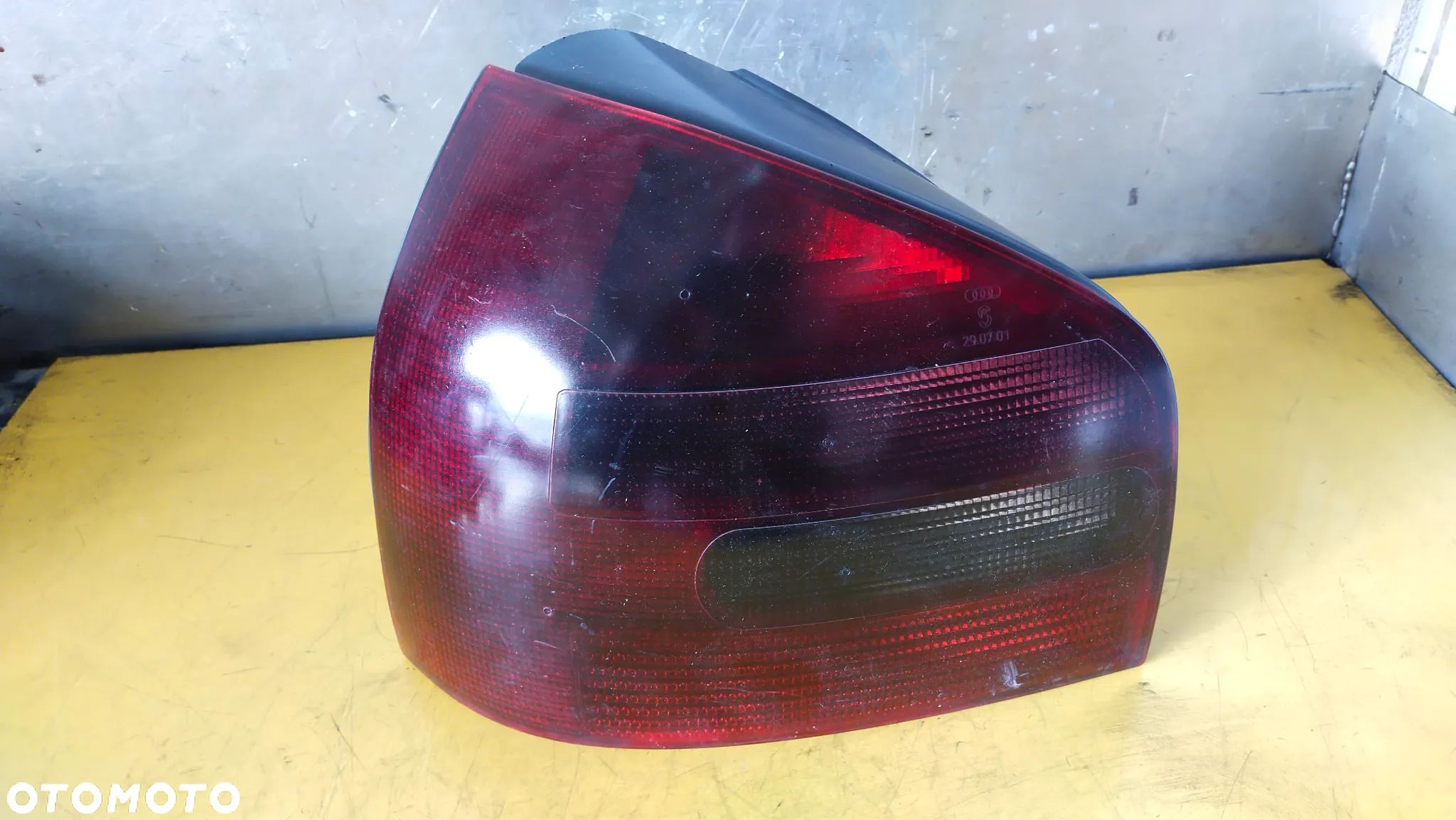 AUDI A3 8L LAMPA TYŁ LEWA - 1