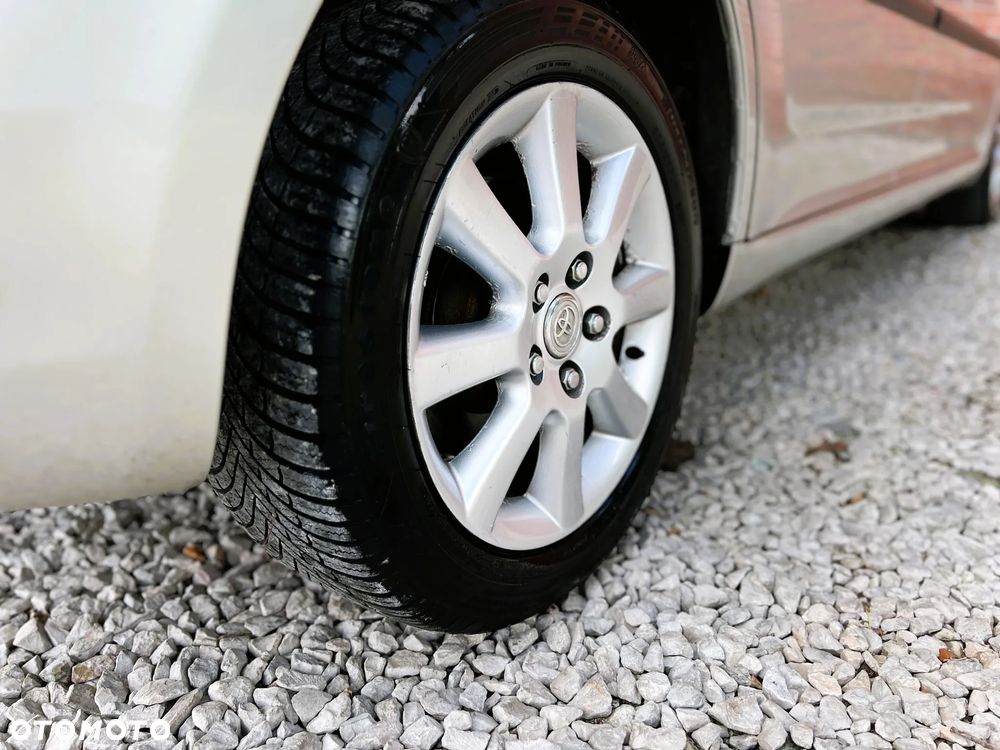 Toyota Corolla Verso - 38