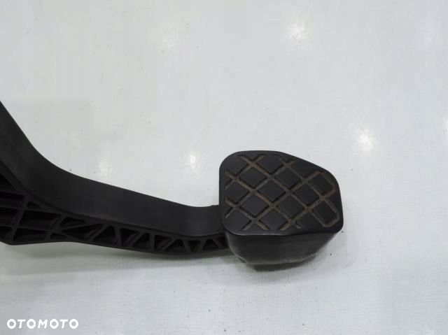 PEDAŁ SPRZĘGŁA AUDI A3 8L - 6