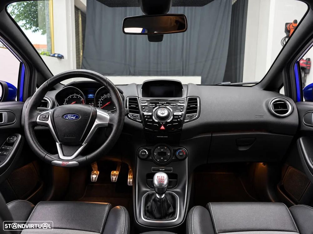 Ford Fiesta 1.6 EcoBoost c/ Pack Pele Desportiva ST - 18