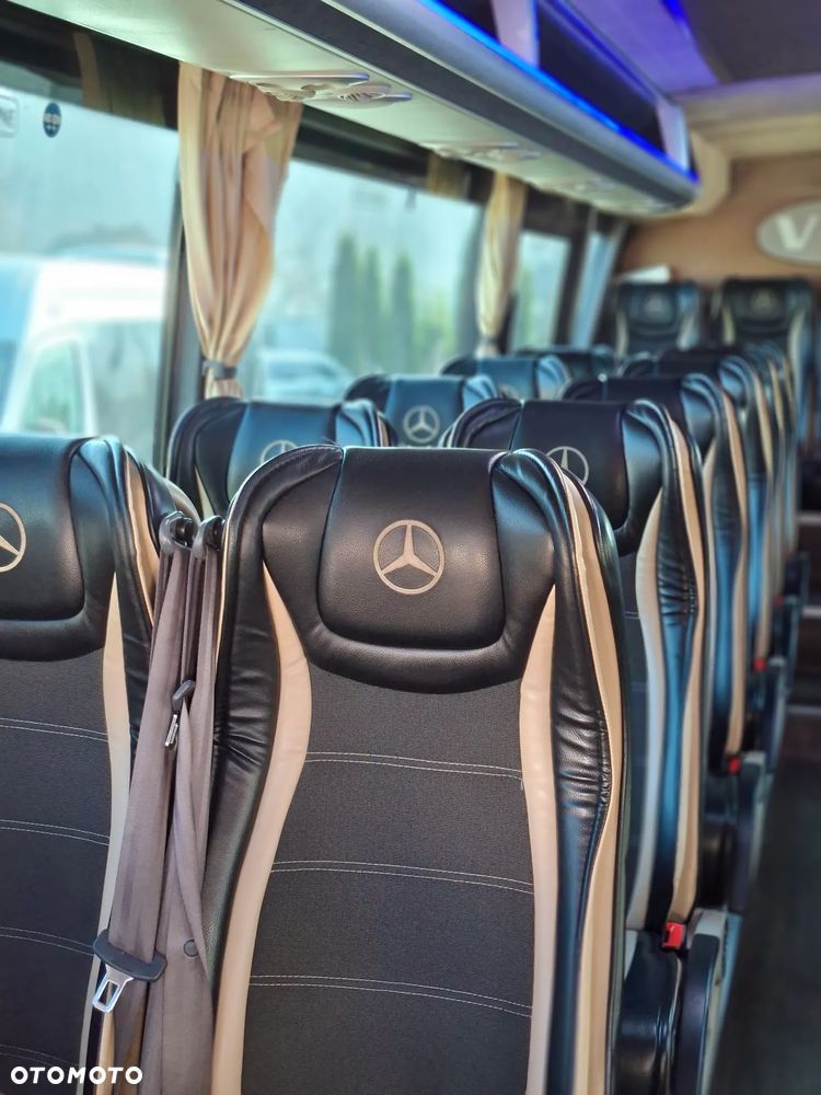 Mercedes-Benz 818 - 24