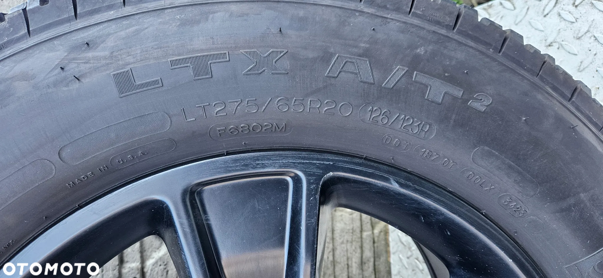 RAM 1500 V 5 2019-  Felgi aluminiowe Komplet felg Alufelgi 275/65/20 R20 20 Cali Felga 5YD55TRMAA 6x139.7 Opona bardzo ładna DOT 34/23 michelin - 24