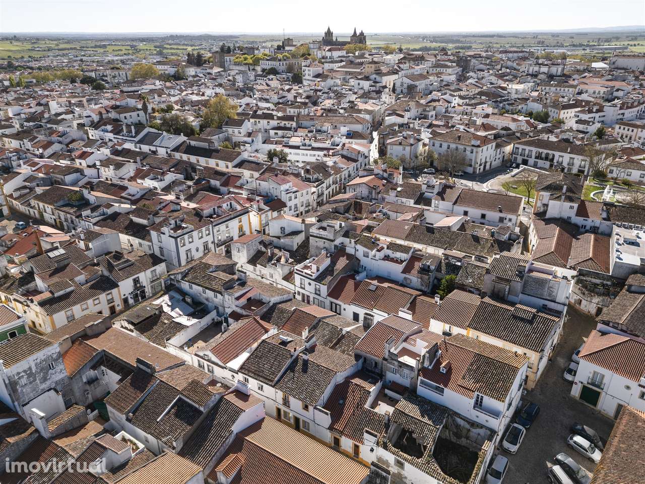 Andar de Moradia T2 com terraço no centro histórico de Évora - Grande imagem: 2/27