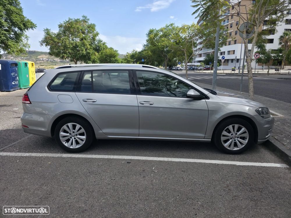 VW Golf Variant 1.6 TDi Confortline DSG - 2