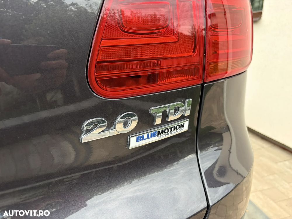 Volkswagen Tiguan 2.0 TDI SCR BlueMotion Technology Lounge Sport & Style - 9