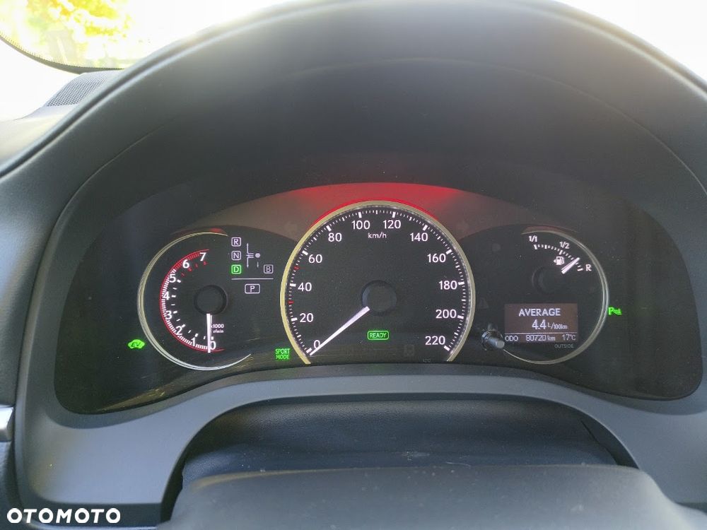 Lexus CT - 17