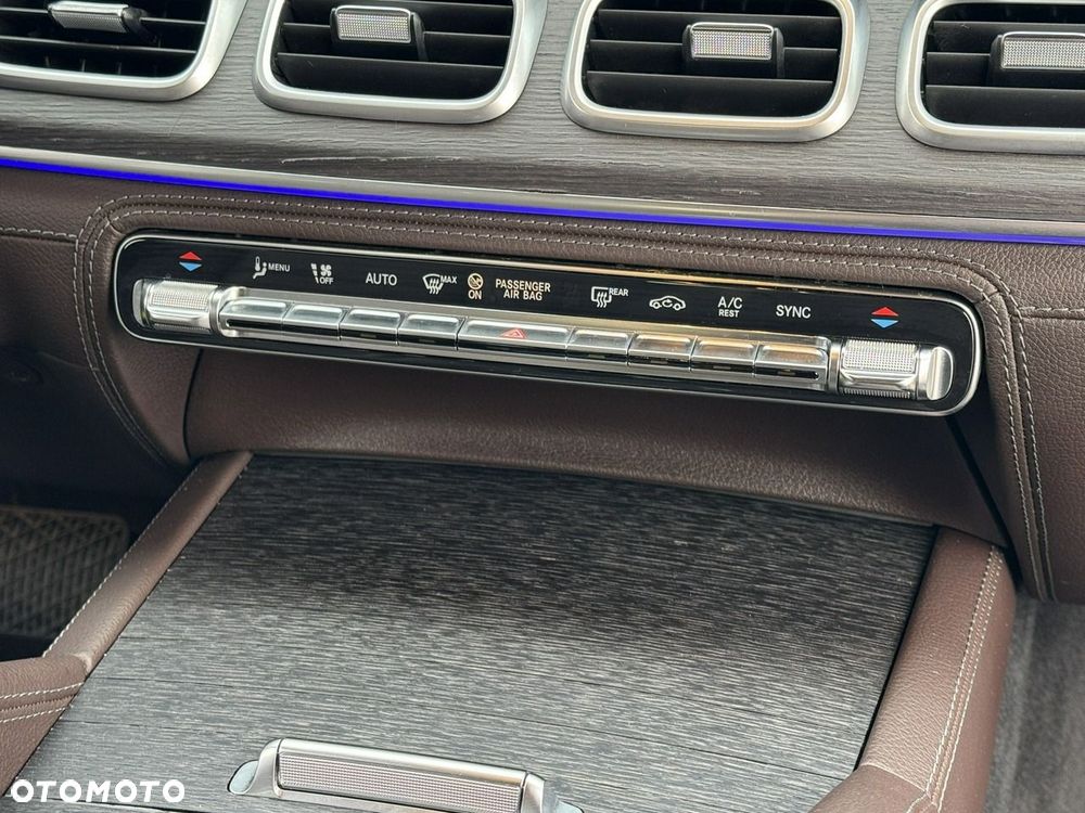 Mercedes-Benz GLE - 40