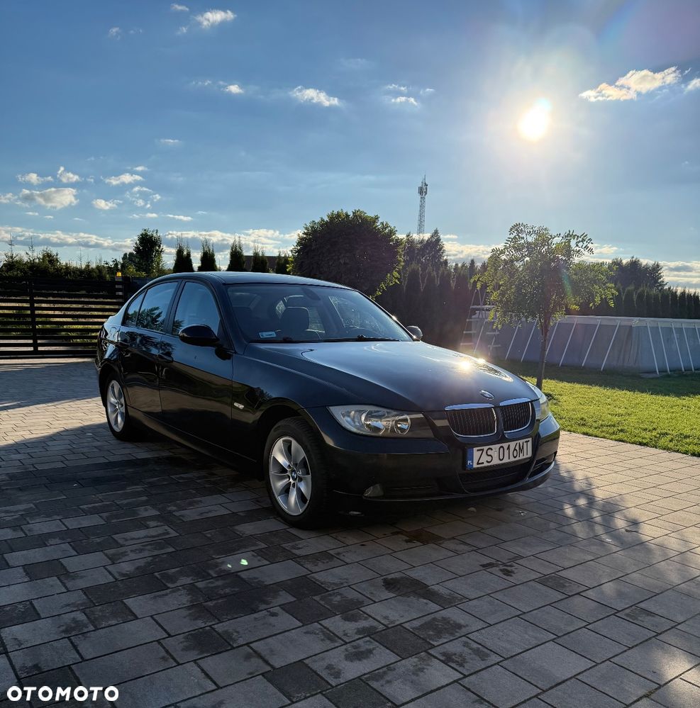 BMW Seria 3 318i - 1