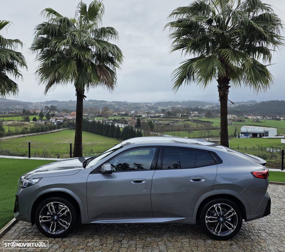 BMW iX2 eDrive20 Pack Desportivo M - 5