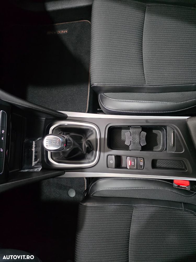Renault Megane BLUE dCi Zen - 8