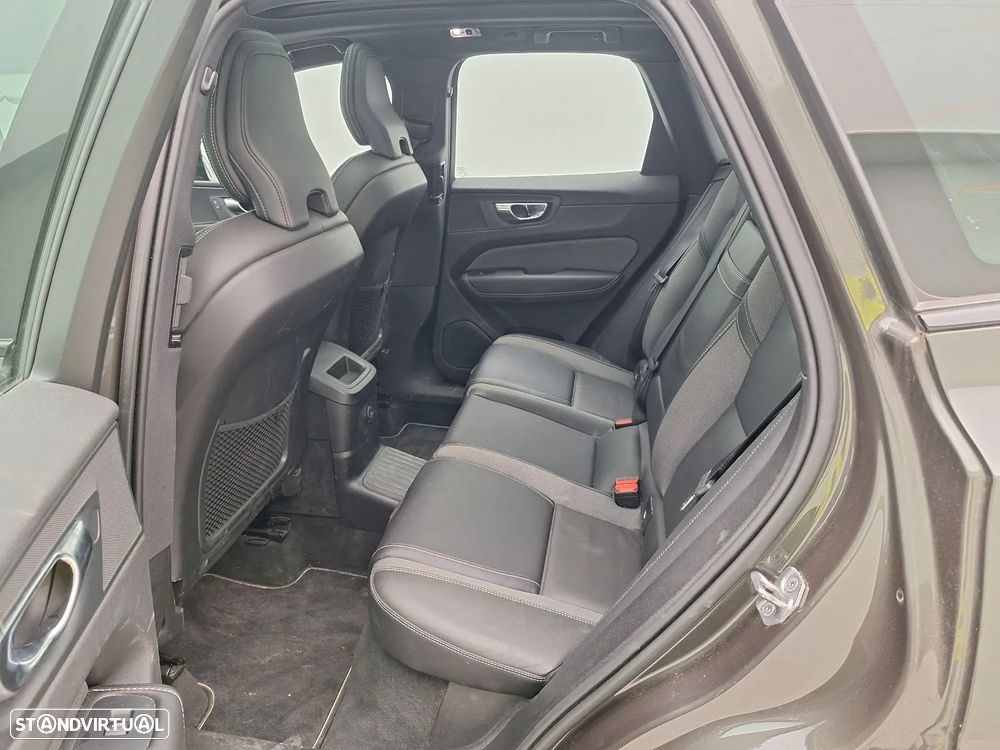 Volvo XC 60 T6 AWD Recharge Geartronic RDesign - 6