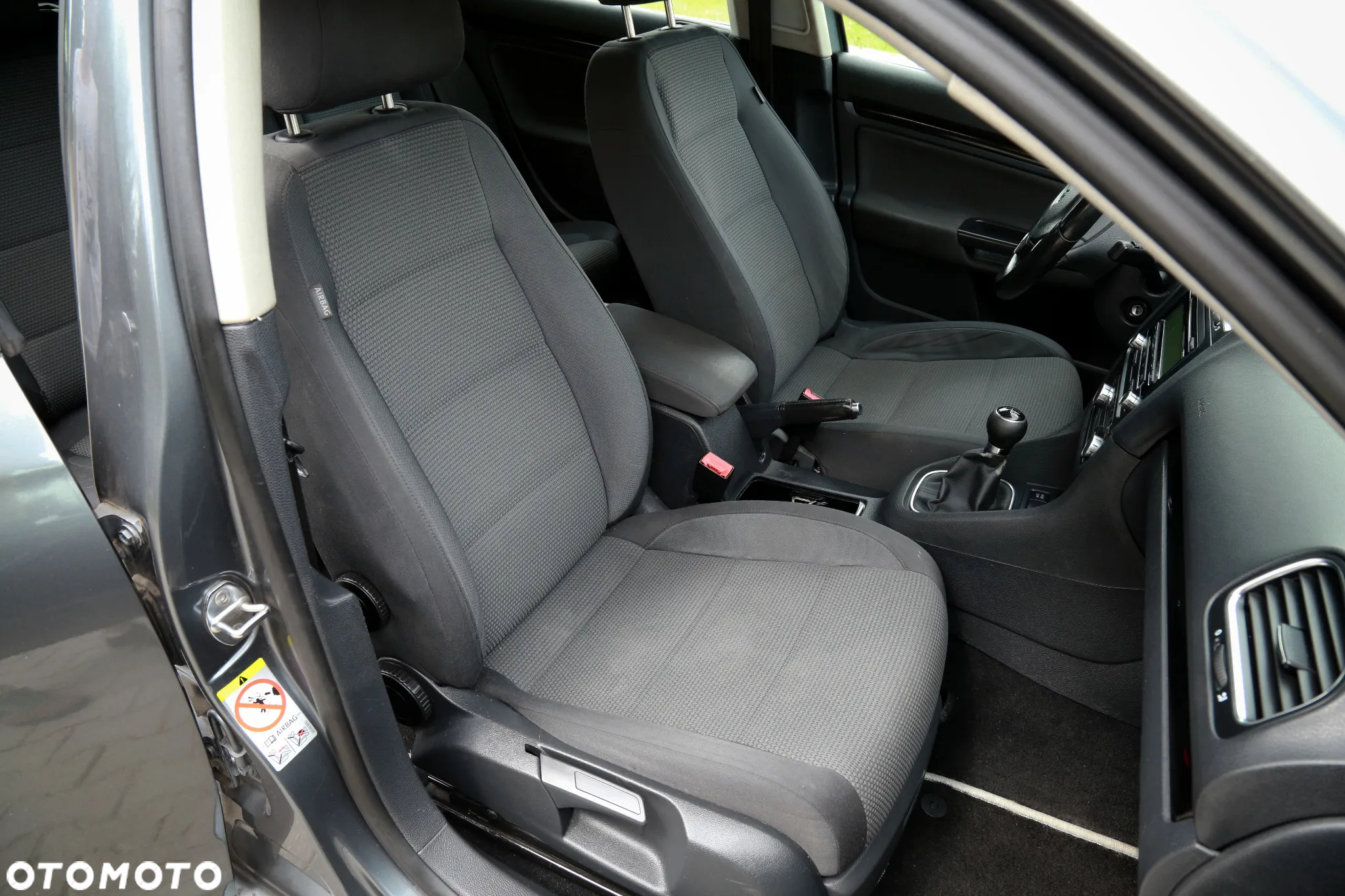 Volkswagen Golf 1.6 TDI DPF Comfortline - 16