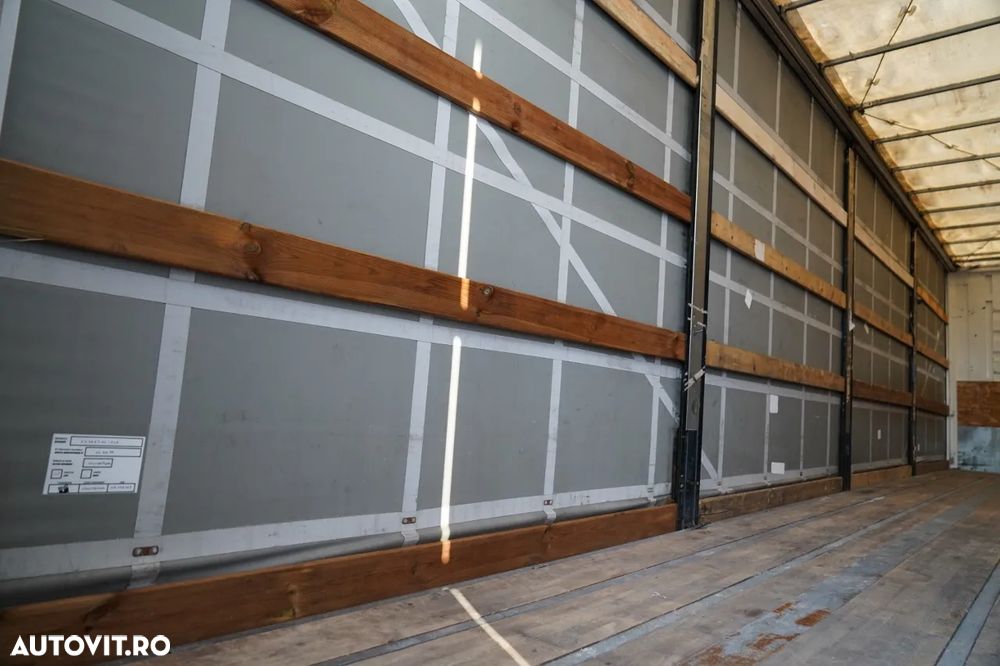 Fruehauf CITYLINER CORTINĂ / 1 AXĂ / DIRECȚIE / LUNGIME 11 M / CUREA CĂRUCIOR / PODEA REZISTENTĂ - 16