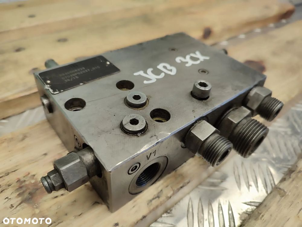 Zawór hydrauliczny R930002982 JCB 3CX - 9