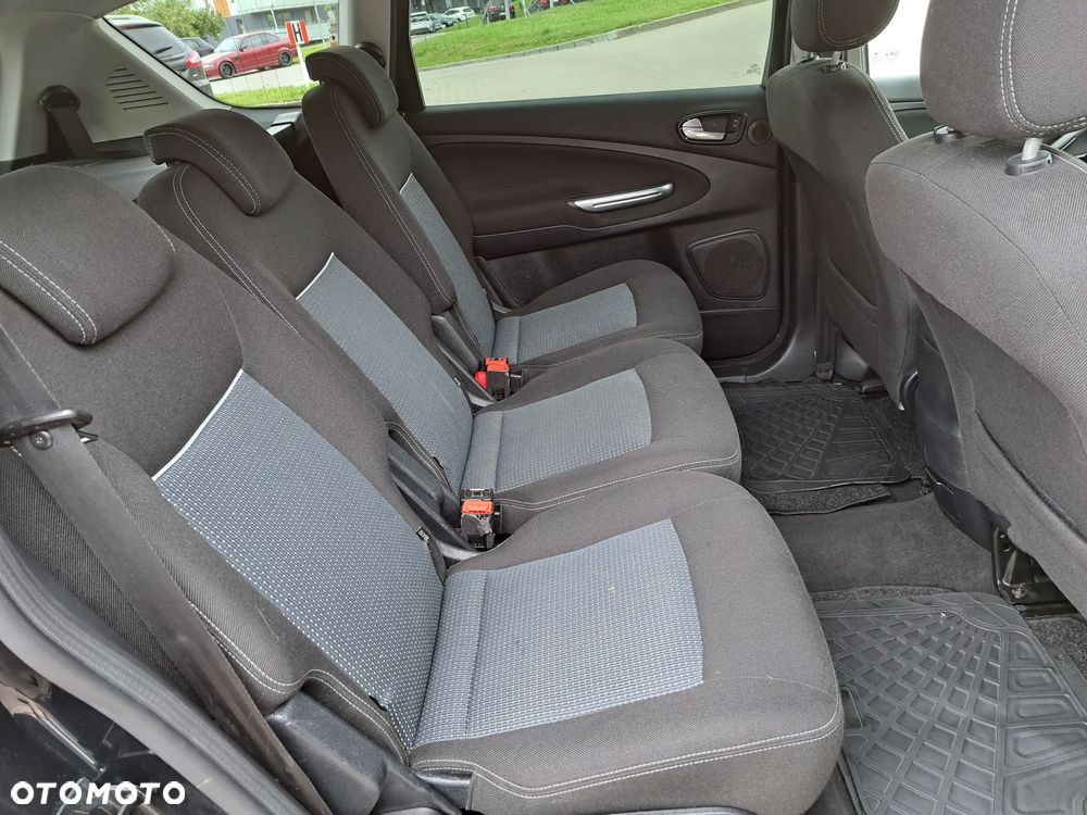 Ford S-Max - 19