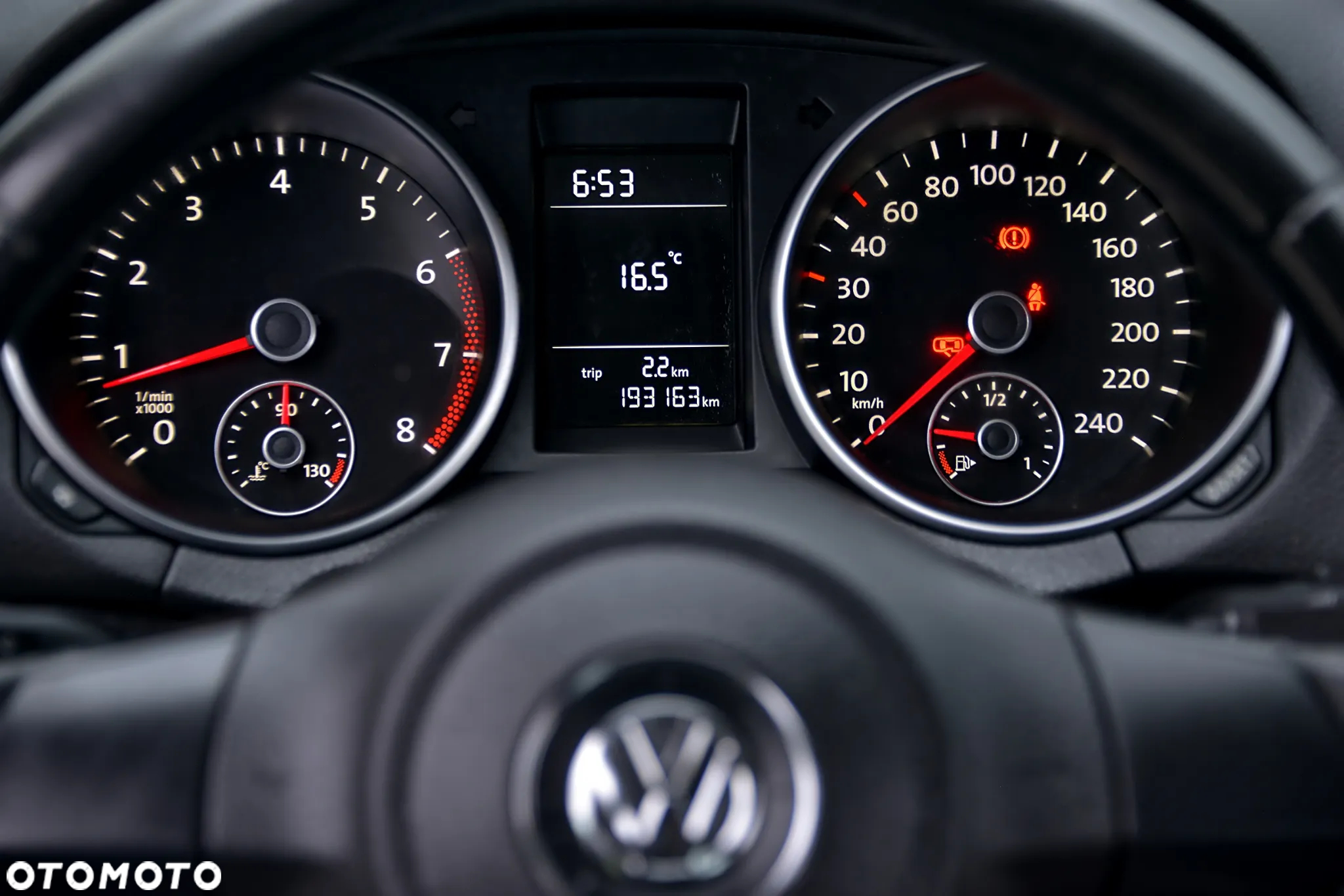 Volkswagen Golf - 35