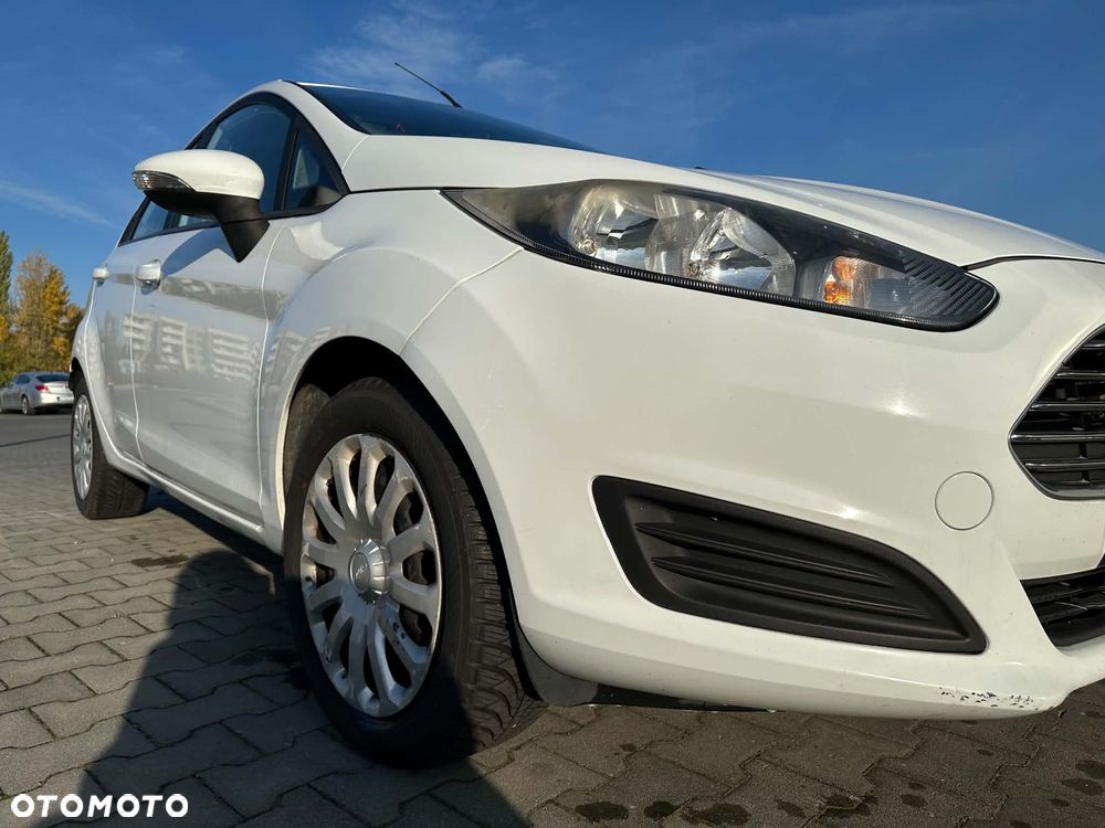 Ford Fiesta 1.4 Ghia - 10