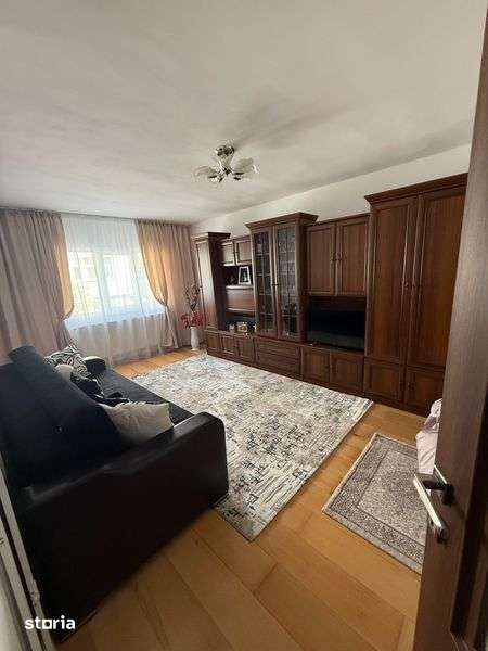 De vanzare apartament et.2. Str. Avram Iancu Jibou — fotografia 3