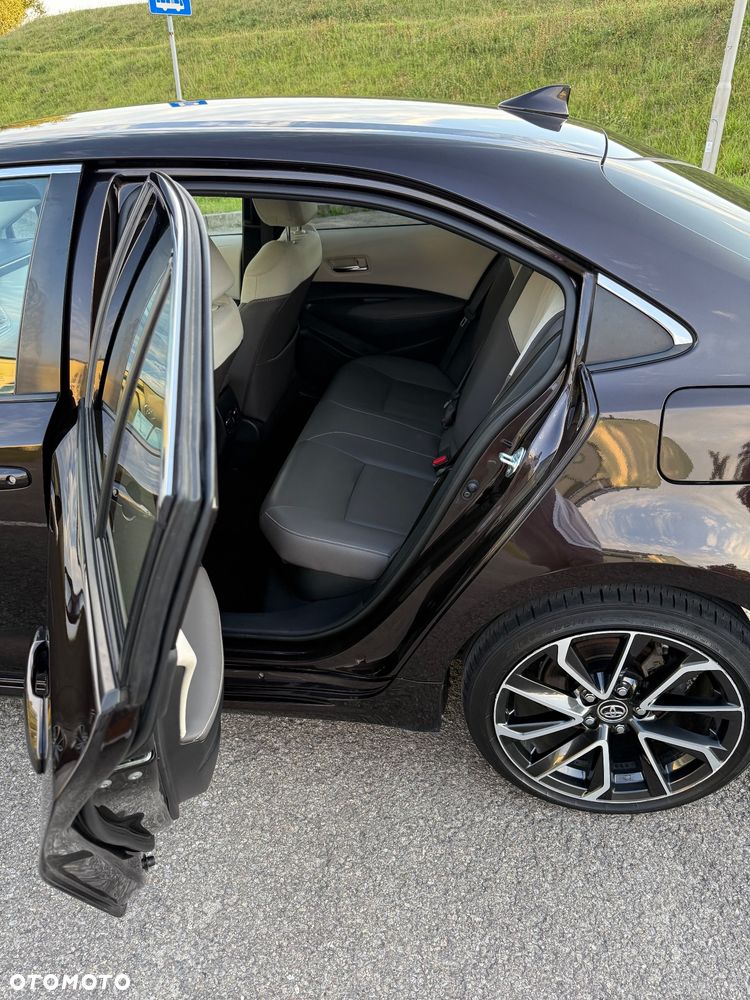 Toyota Corolla 1.8 Hybrid Executive - 18