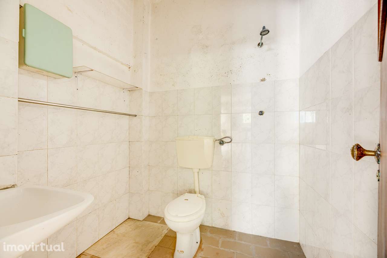 ARMAZÉM COM 180M2 | AMPLO E VERSÁTIL | CASA DE BANHO | QUELUZ - Grande imagem: 5/13