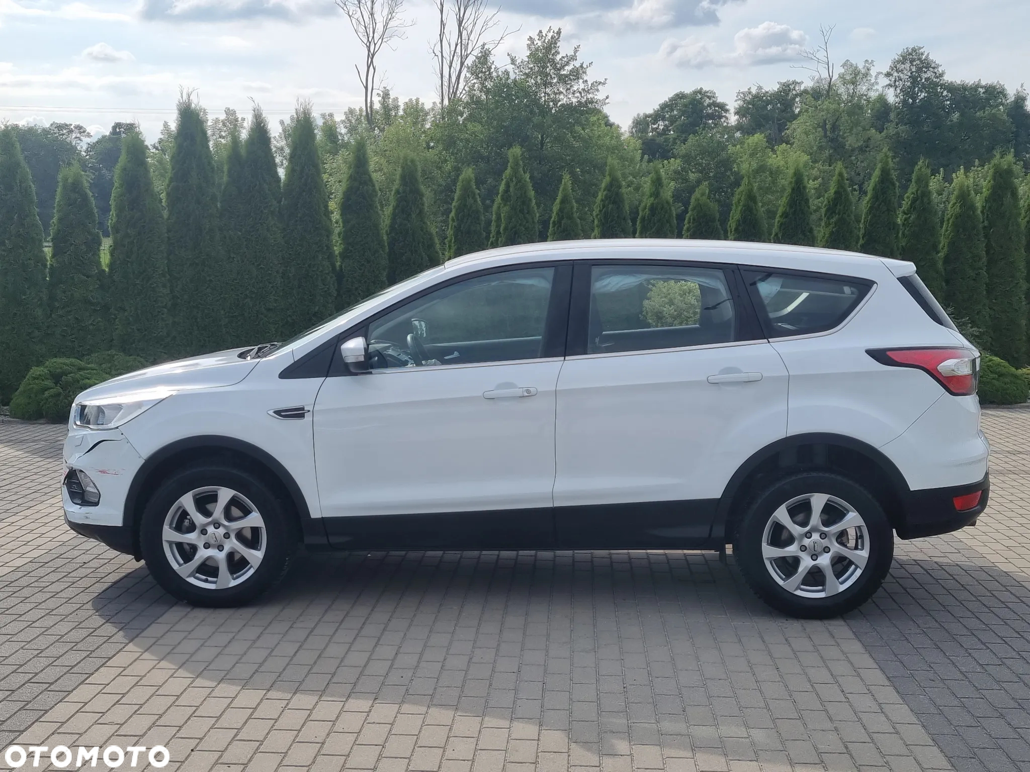 Ford Kuga 1.5 EcoBoost 2x4 SYNC - 4
