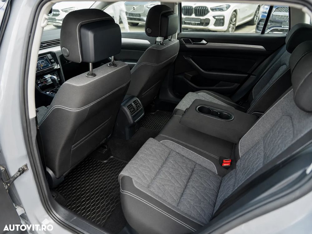 VOLKSWAGEN Passat 2023 — imagine 8