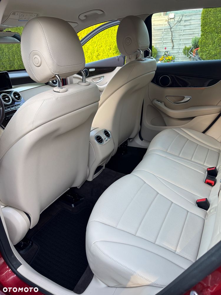 Mercedes-Benz GLC - 12