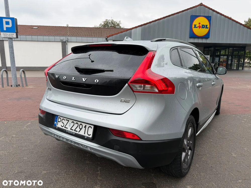Volvo V40 Cross Country - 6
