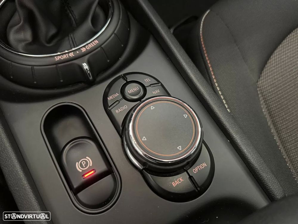 MINI Clubman Cooper D - 35