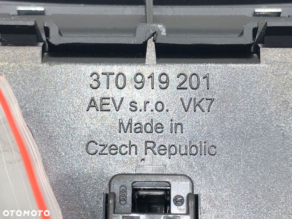 WYŚWIETLACZ PANEL GRZANIA FOTELI - 60.00 PLN - SKODA SUPERB II (3T4) 2008 - 2015 1.6 TDI 77 kW [105 - 4