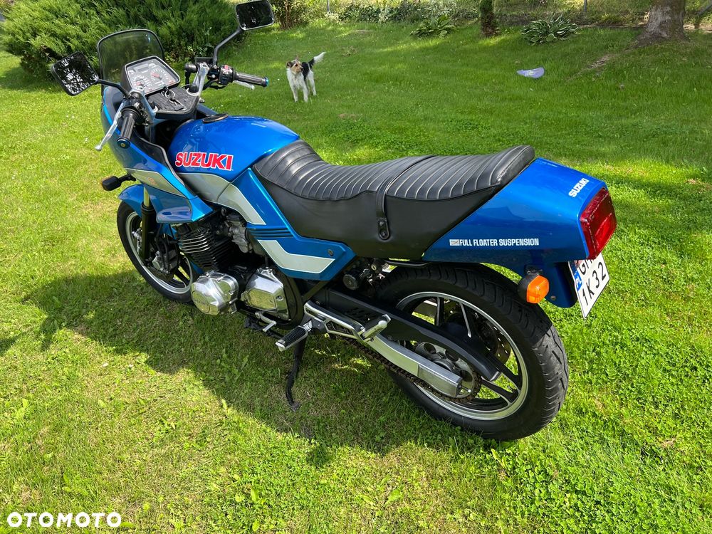 Suzuki GSX - 6