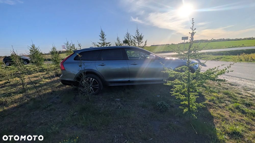 Volvo V90 Cross Country D4 AWD - 21