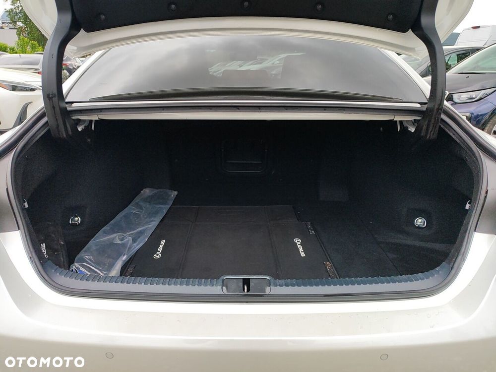 Lexus ES 300h Business Edition - 22